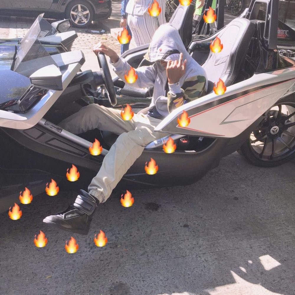 Meet your Posher, Moe